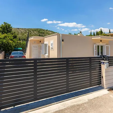 Vila Holiday Basca