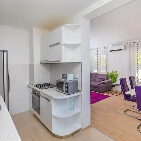 Holiday Basca Vila Mlini